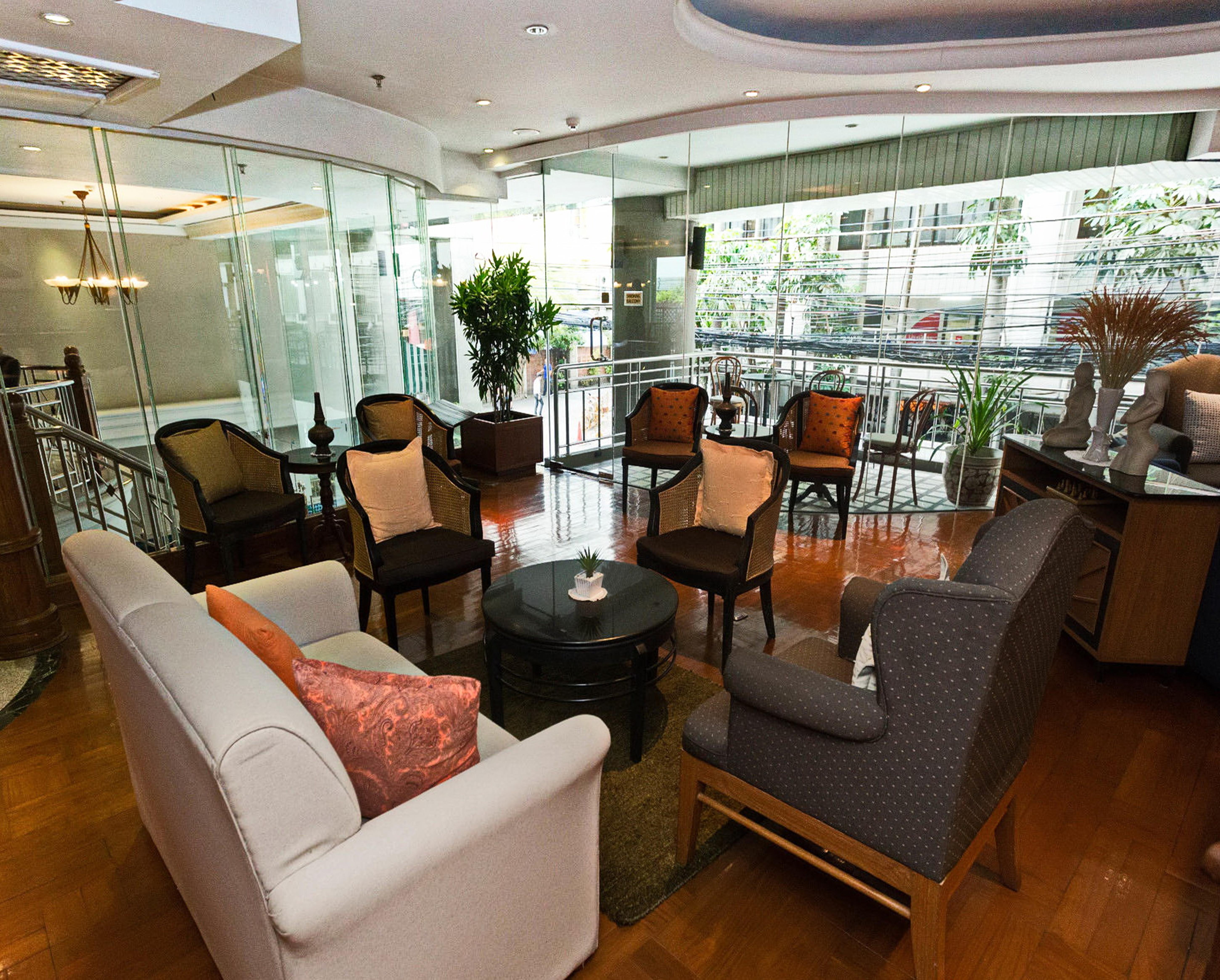 Silom Serene A Boutique Hotel Bangkok Bagian luar foto