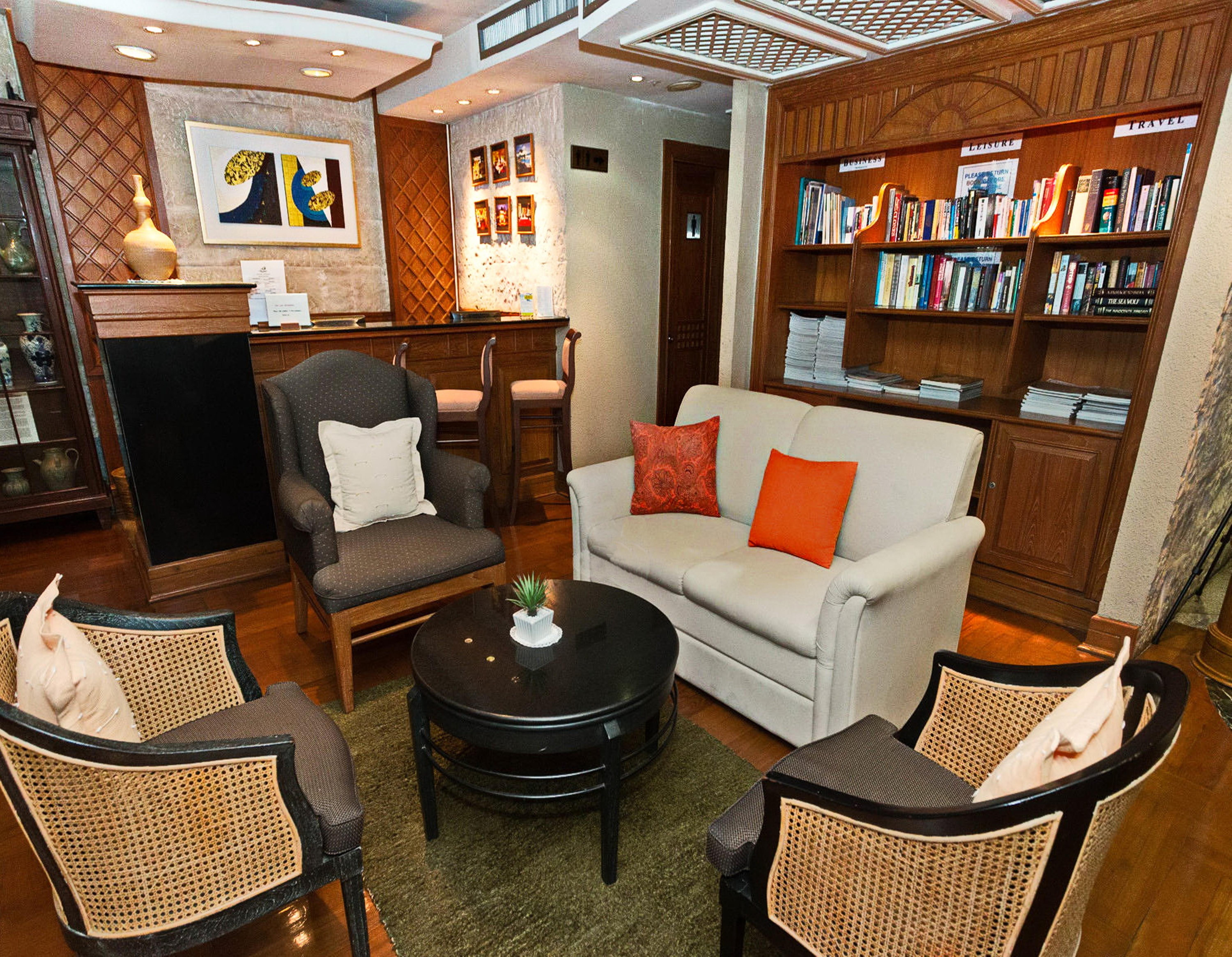 Silom Serene A Boutique Hotel Bangkok Bagian luar foto