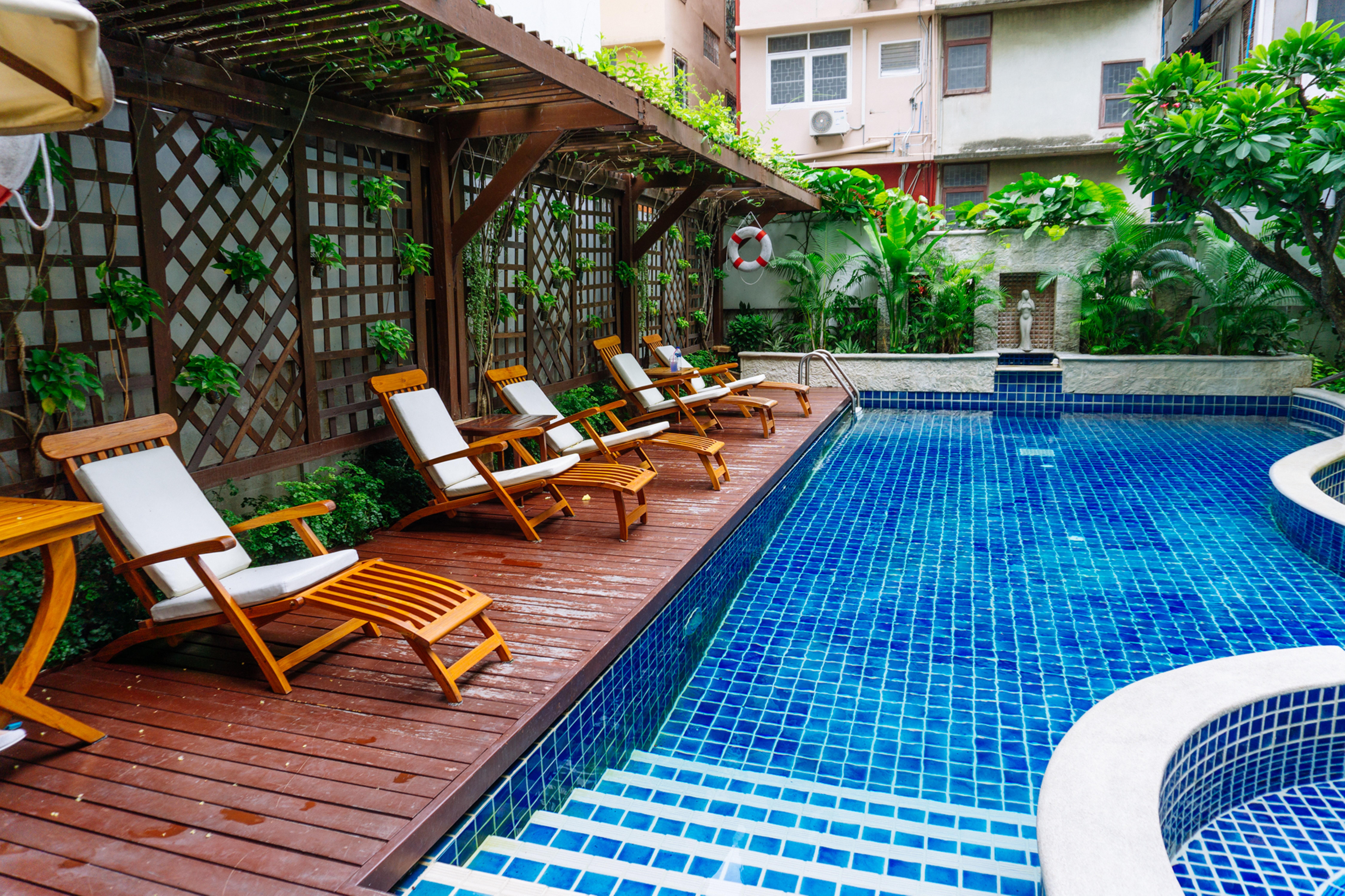 Silom Serene A Boutique Hotel Bangkok Bagian luar foto