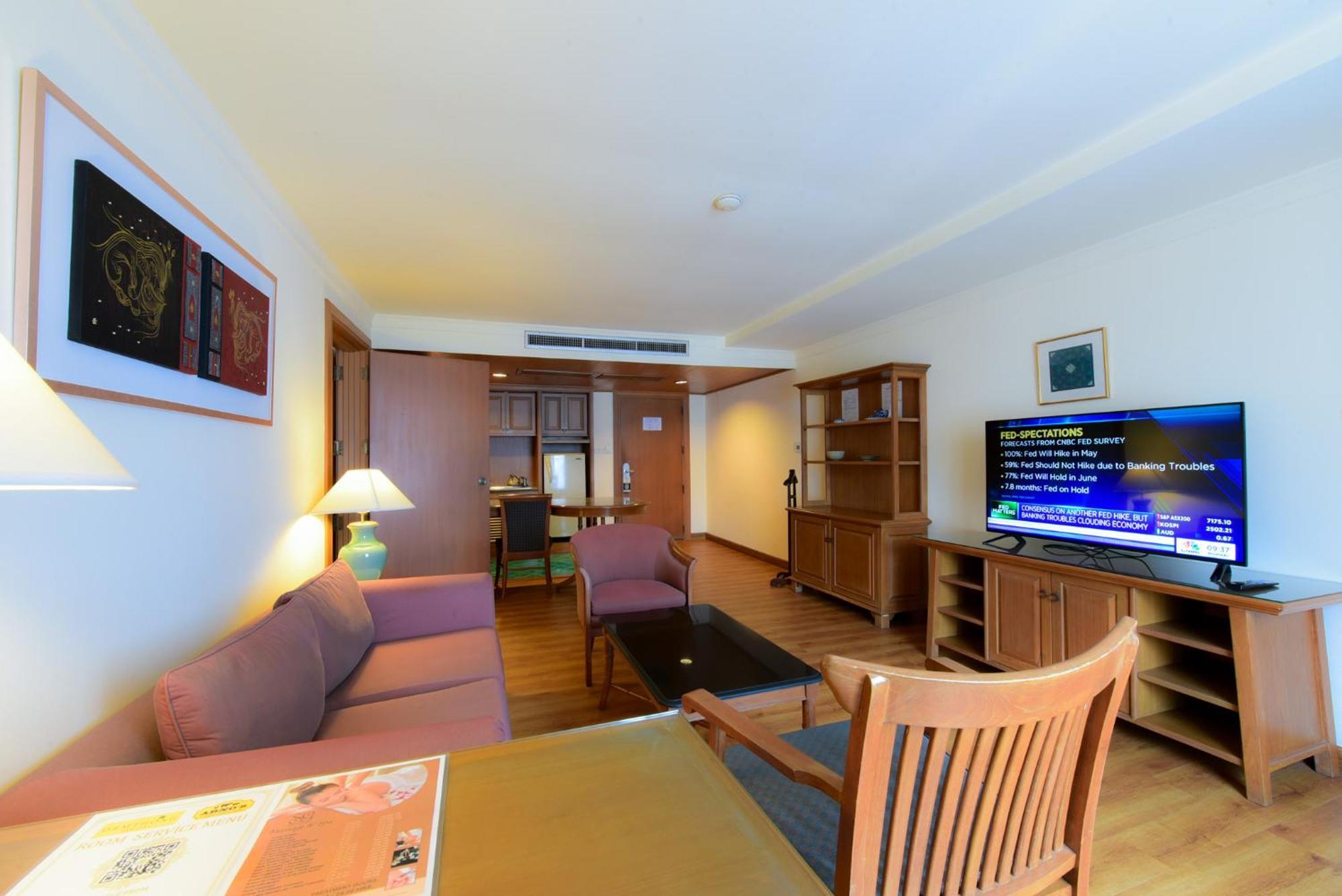 Silom Serene A Boutique Hotel Bangkok Bagian luar foto