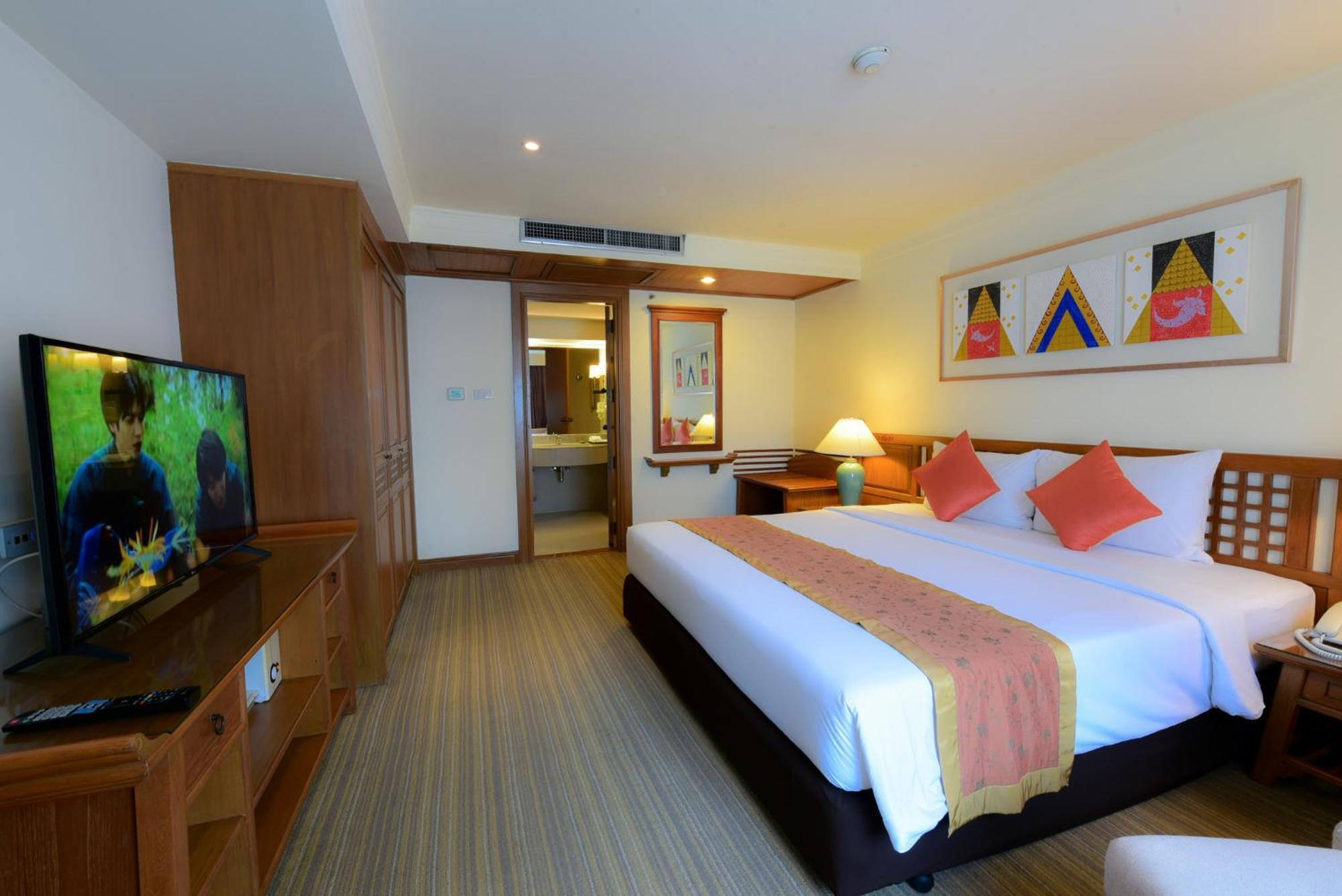 Silom Serene A Boutique Hotel Bangkok Bagian luar foto