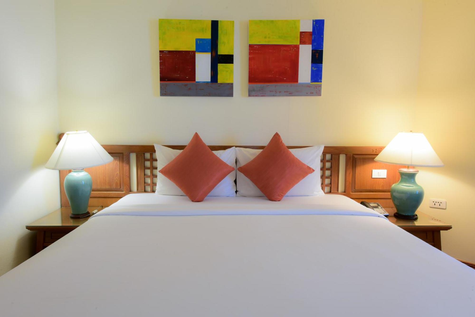 Silom Serene A Boutique Hotel Bangkok Bagian luar foto