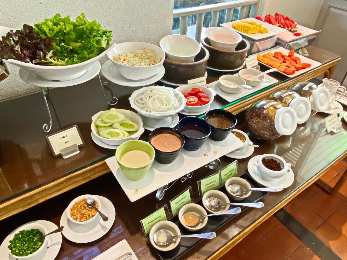 Silom Serene A Boutique Hotel Bangkok Bagian luar foto