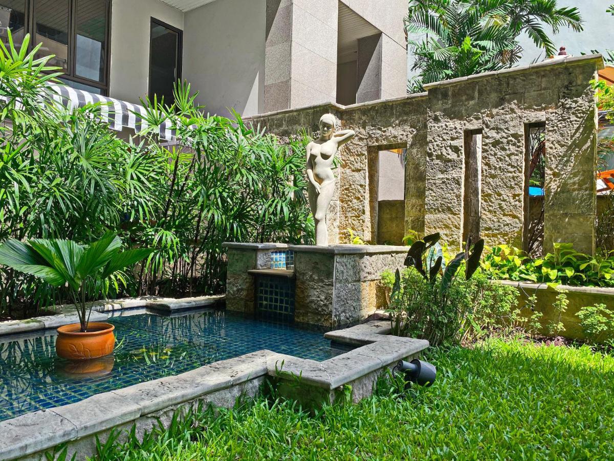 Silom Serene A Boutique Hotel Bangkok Bagian luar foto
